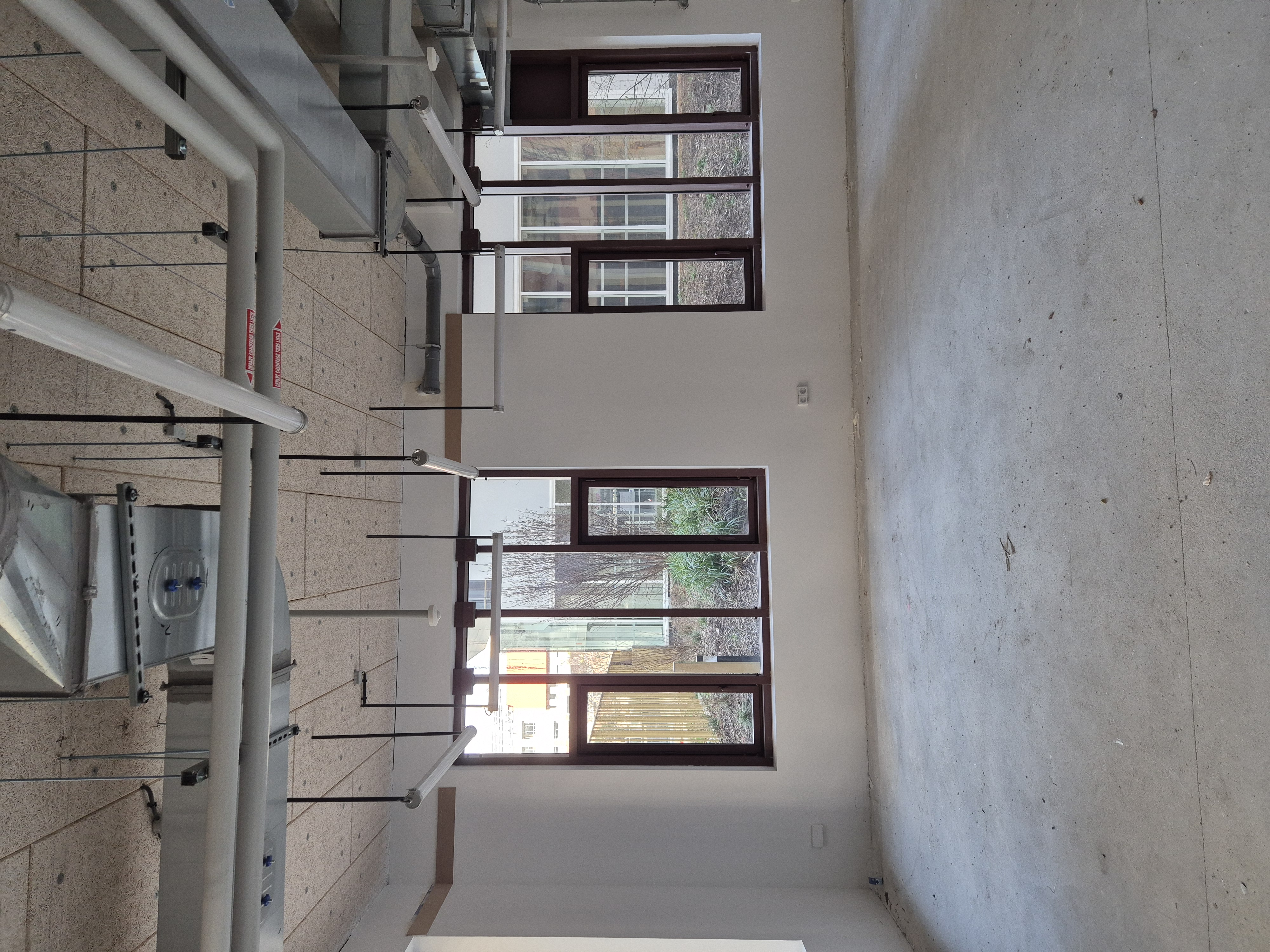 Rez-de-chaussée, bureau, atelier à Paris 13 - Occupation pérenne (Base Commune)