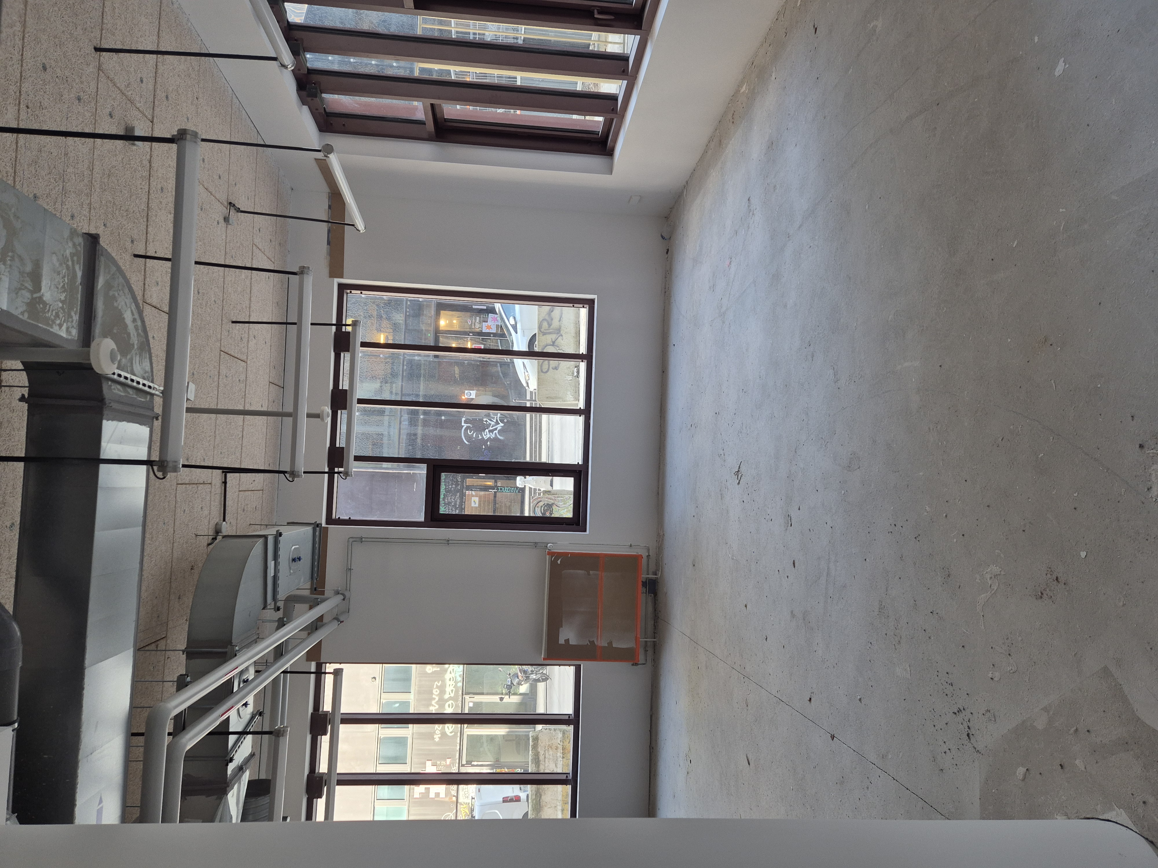 Rez-de-chaussée, bureau, atelier à Paris 13 - Occupation pérenne (Base Commune)