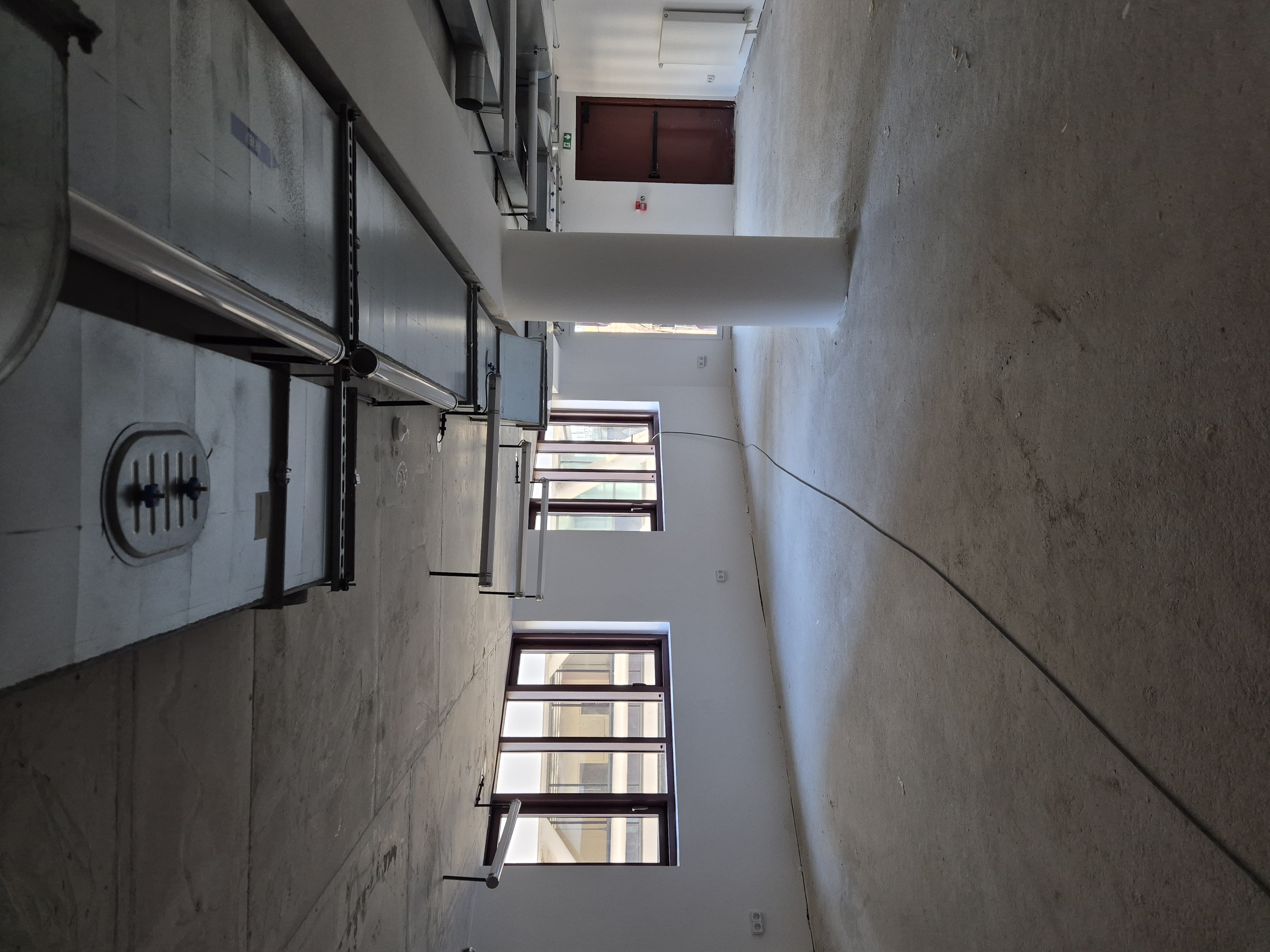 Rez-de-chaussée, bureau, atelier à Paris 13 - Occupation pérenne (Base Commune)