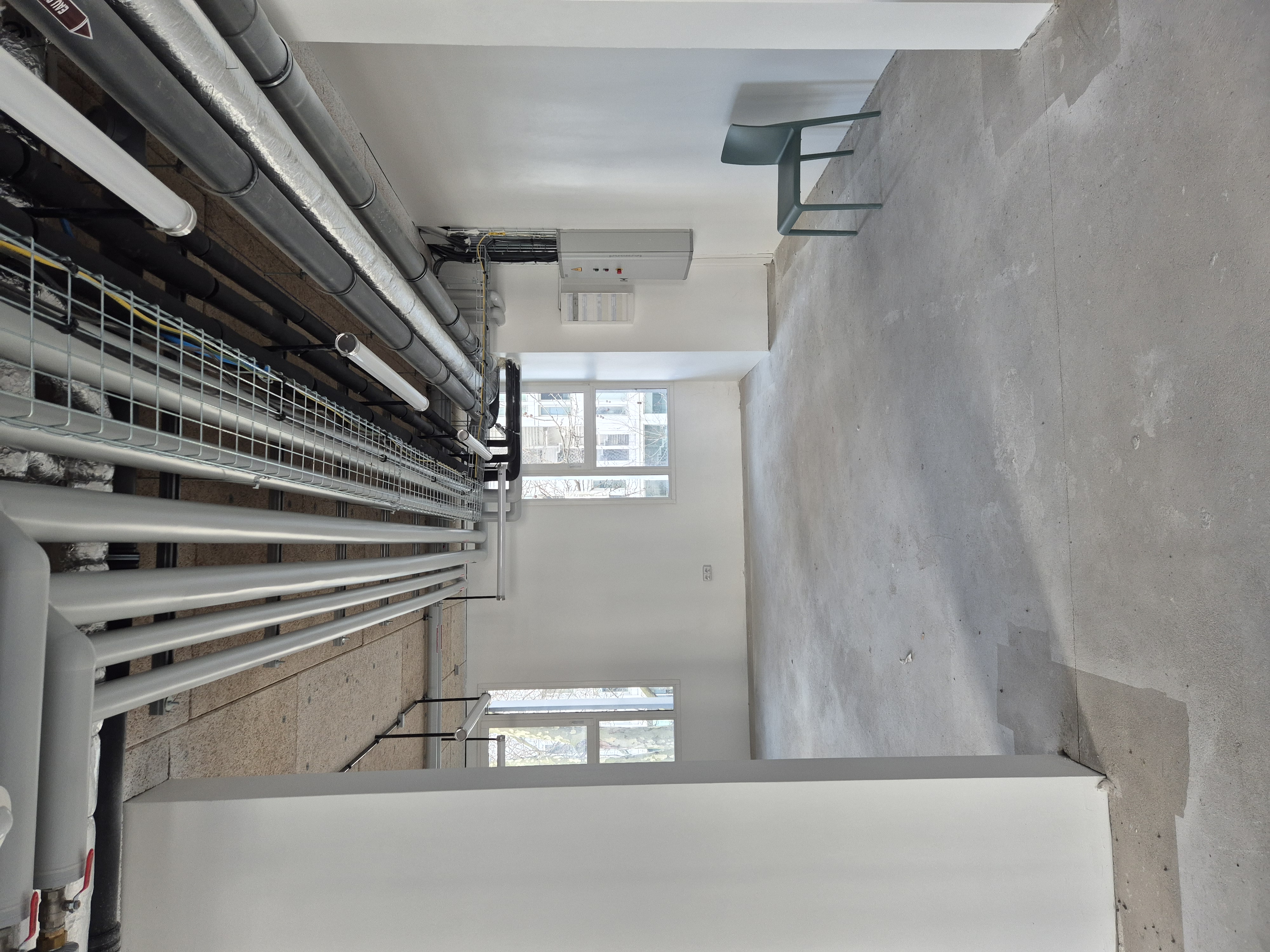 Rez-de-chaussée, bureau, atelier à Paris 13 - Occupation pérenne (Base Commune)