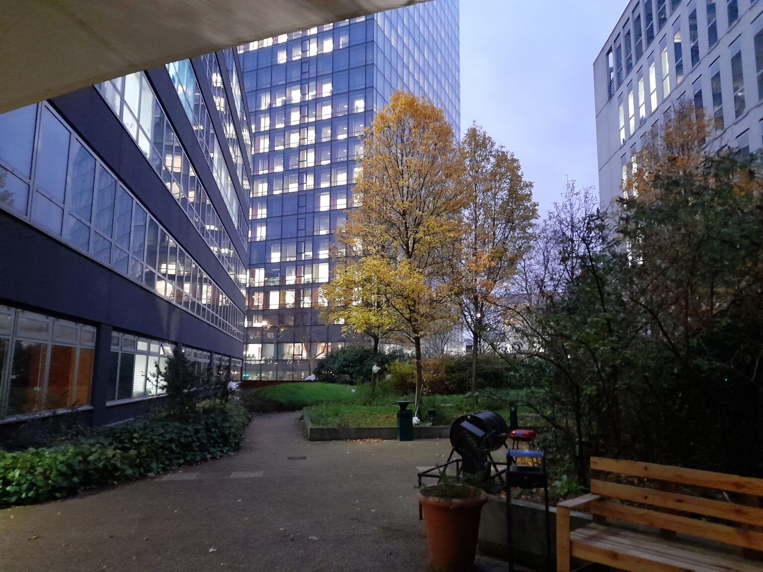 Opale, vue de la cour, tiers-lieu relevant de l'urbanisme transitoire - Plateau Urbain