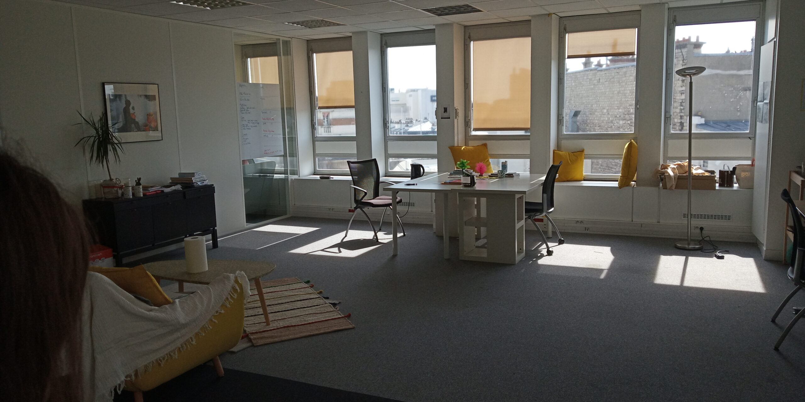 Nation, vue d'un bureau, tiers-lieu relevant de l'urbanisme transitoire - Plateau Urbain