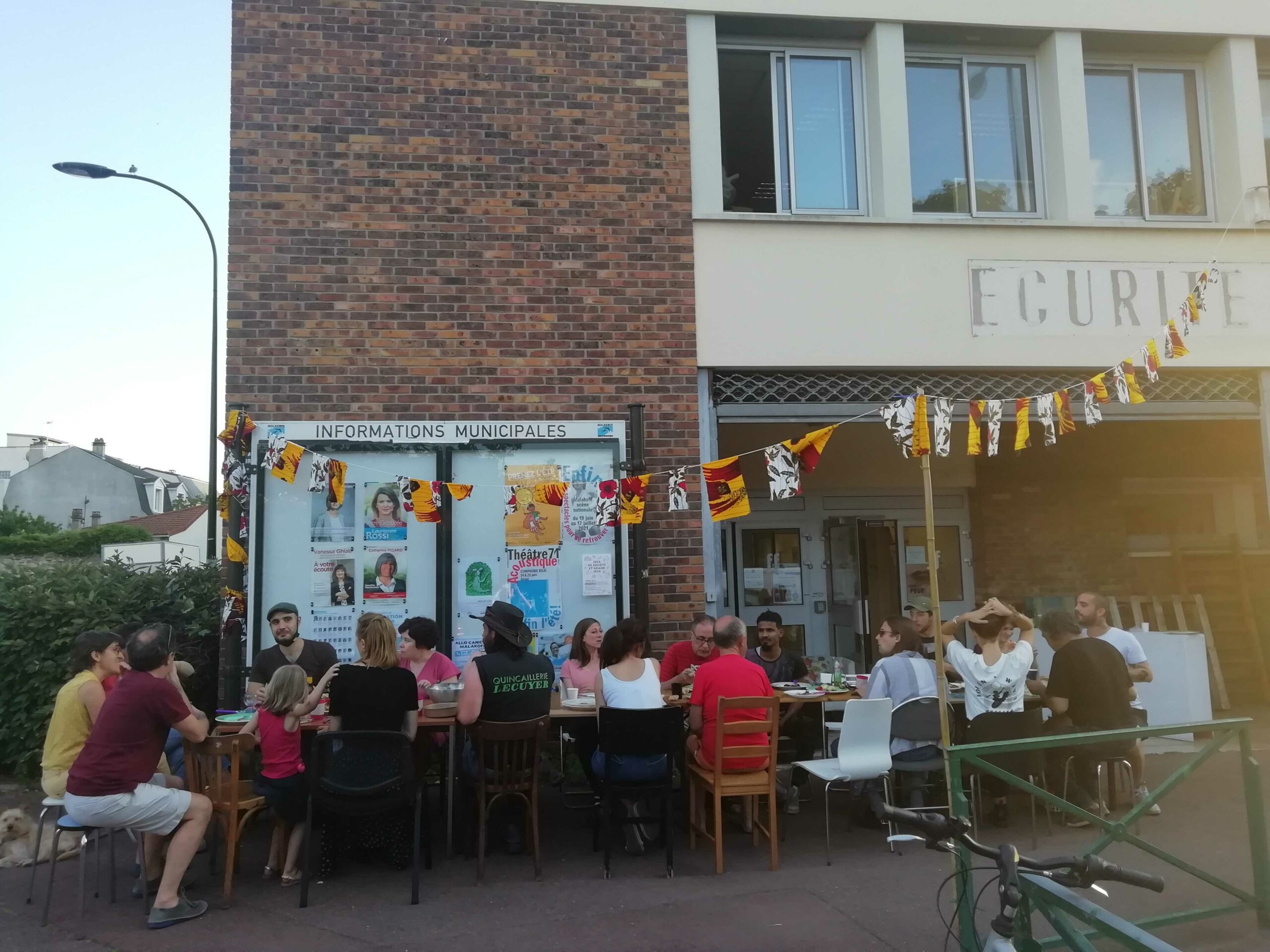 Lapostroff, déjeuner à l'extérieur, tiers-lieu relevant de l'urbanisme transitoire - Plateau Urbain