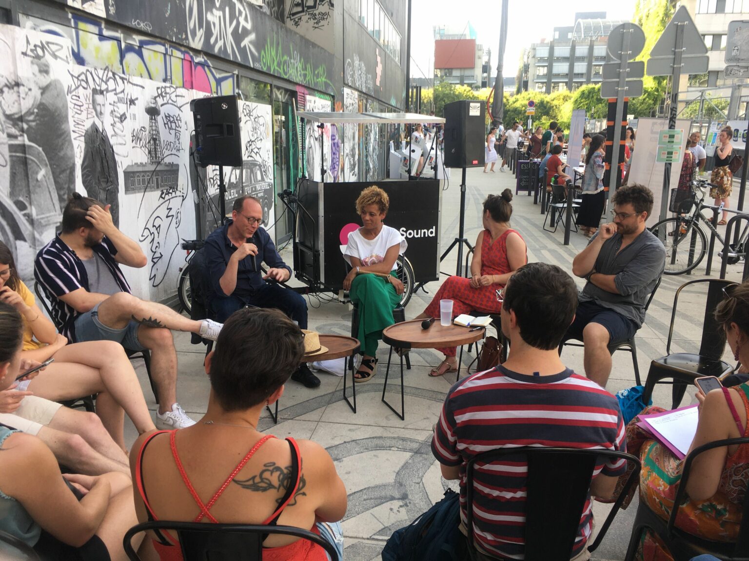 Liaison Douce, conférence sur la terrasse, tiers-lieu relevant de l'urbanisme transitoire - Plateau Urbain