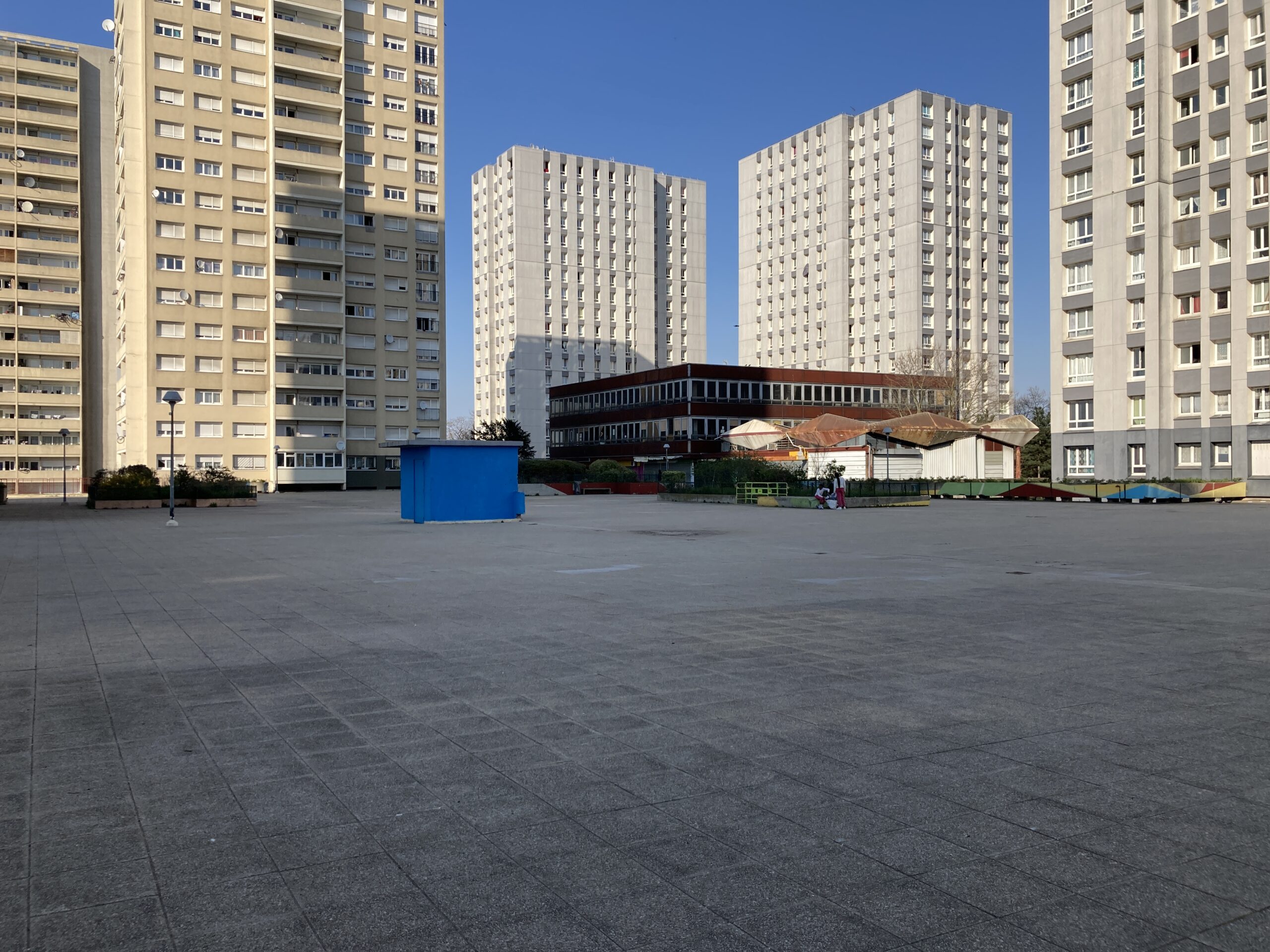 Accompagnement technique et économique Est Ensemble - Étude, dalle entre les immeubles | Plateau Urbain