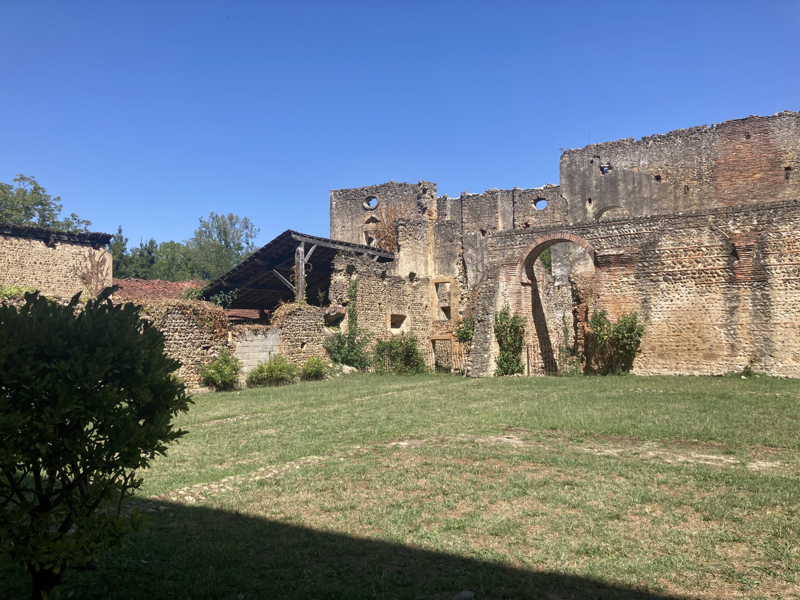 Abbaye de Saint-Sever-de-Rustan - Étude, jardin | Plateau Urbain