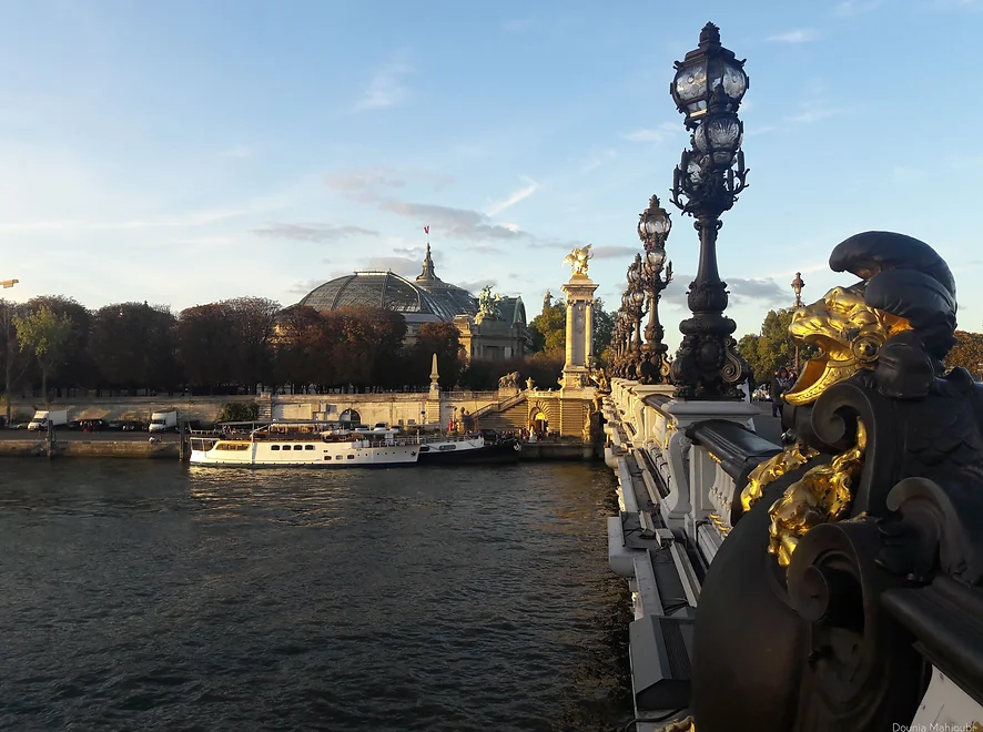 Le Génie d'Alex, vue de la Seine depuis le pont Alexandre III, Paris, tiers-lieu - Plateau Urbain