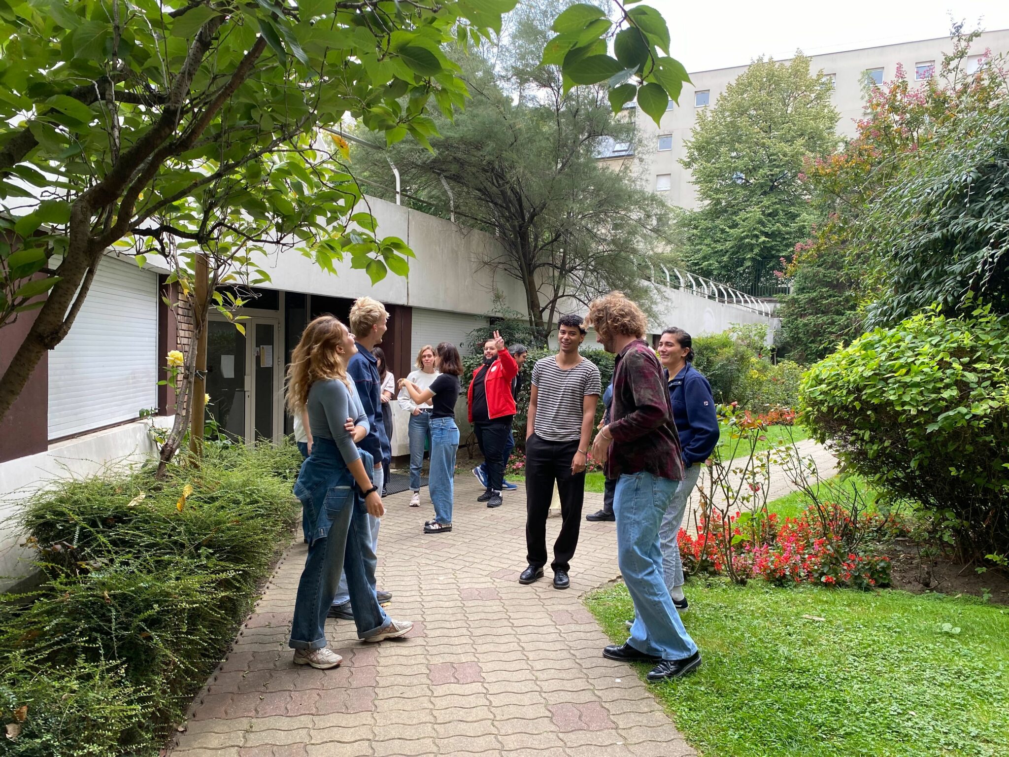 2024.09.20_jaurès_visiteinté_groupe_jardin2